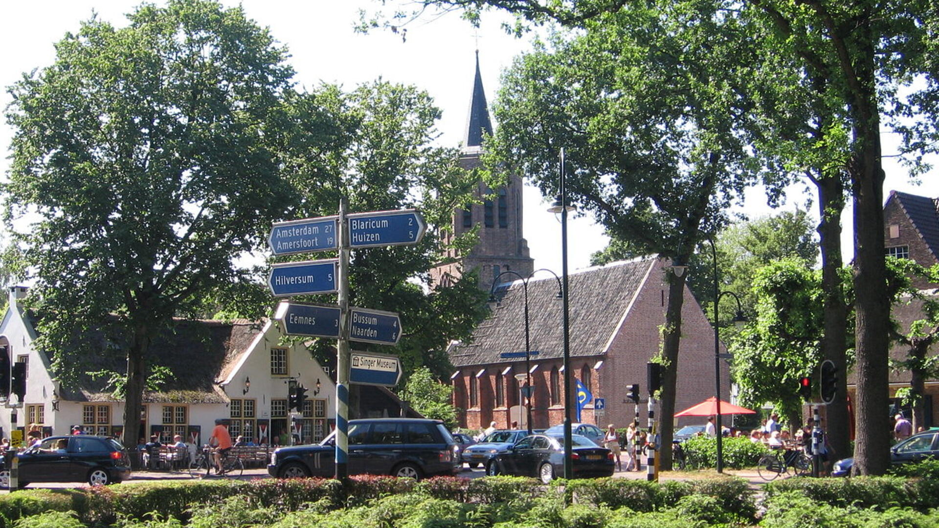 1200px-Laren_Brink_17juni2006.jpg