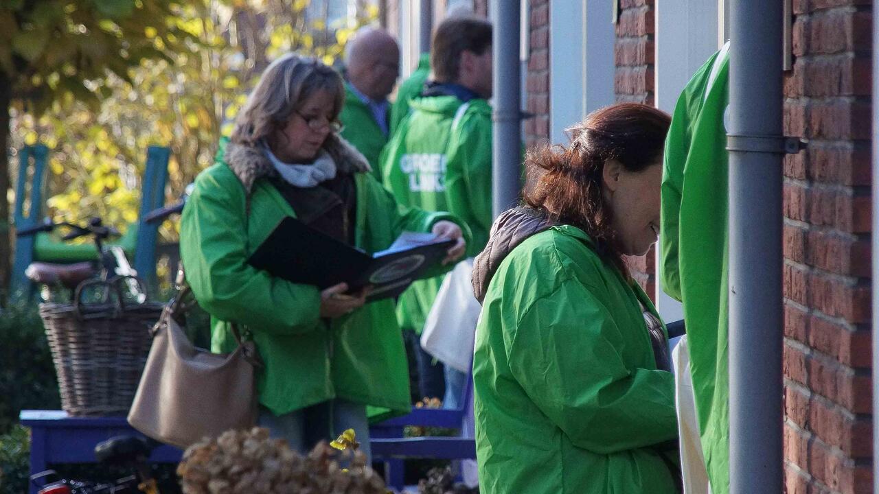 GroenLinks buurtcampaigners bellen in wijken aan om het gesprek aan te gaan over wat kiezers belangrijk vinden.